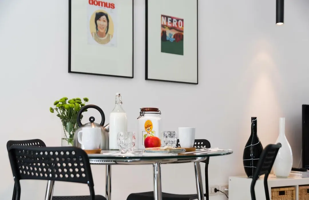 Lovely Cenisio Apartment-1