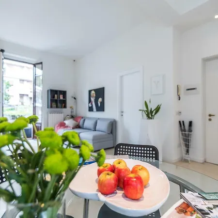 Lovely Cenisio Apartment-3